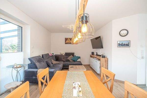 Wohn-/Essbereich mit offener Küche