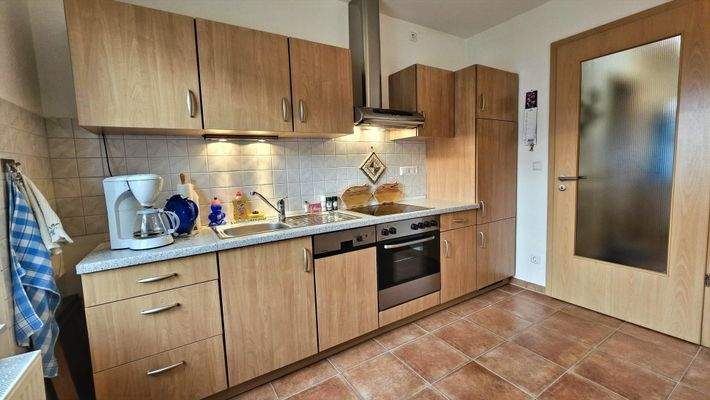 Küche mit Einbauküchenzeile