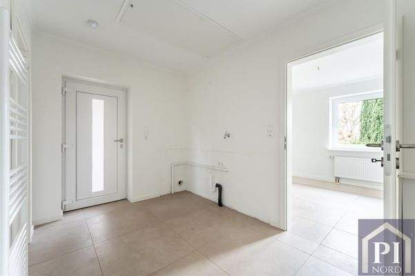 Zweiter Hauseingang zum Doppelcarport