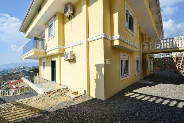 Sea-View Duplex Apartment in Alanya Kargıcak