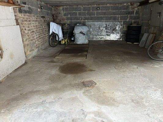 Doppelgarage mit Grube