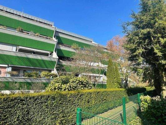 Außenansicht mit Blick auf den Balkon
