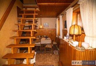 Esszimmer und Treppenaufgang