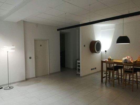 Büro-/Gewerbeeinheit