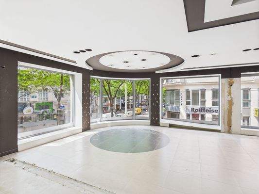 CAM01062G0-PR0220-STILL013