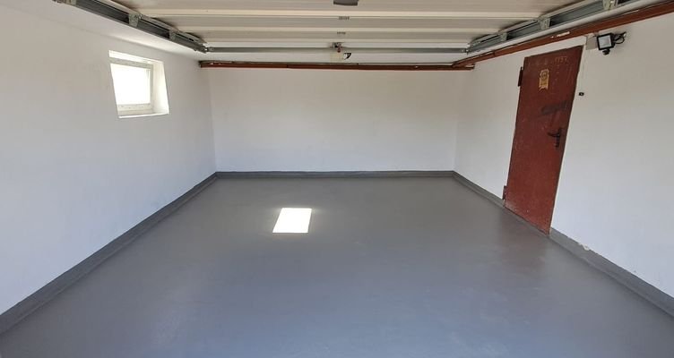 Garage Innenaufnahme.jpg