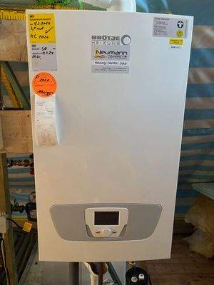 Neuwertige Heizung auf dem Dachboden