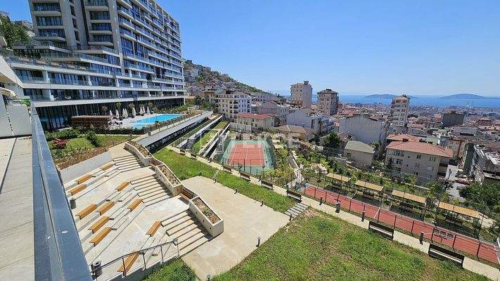 Apartments with 24/7 Security and Pool in Istanbul Maltepe
