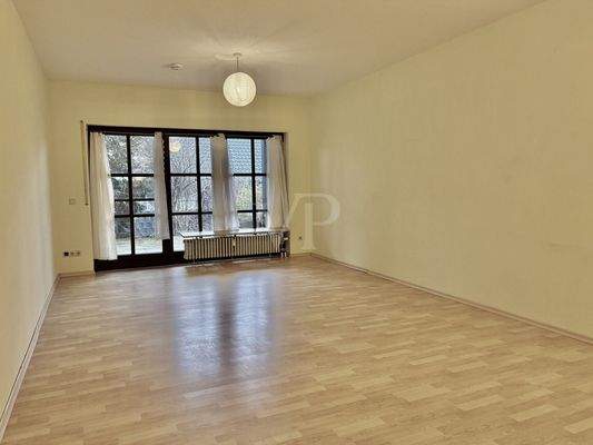 Wohn-/Ess-/Schlafbereich