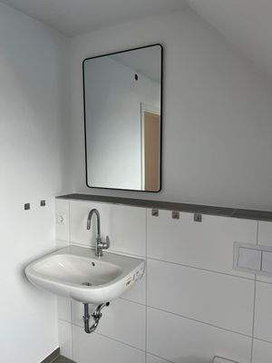 Bad (Dachgeschoss links)