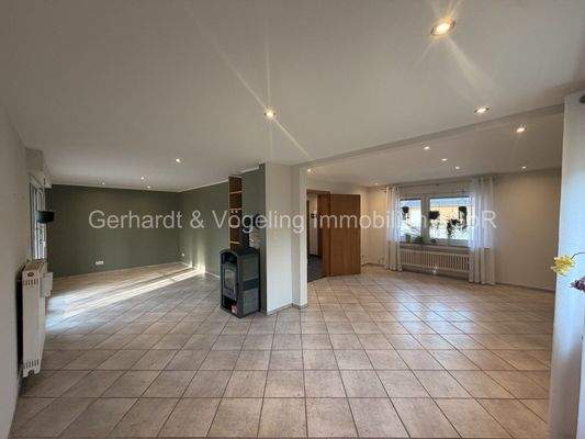 Wohn- /Esszimmer mit Kamin