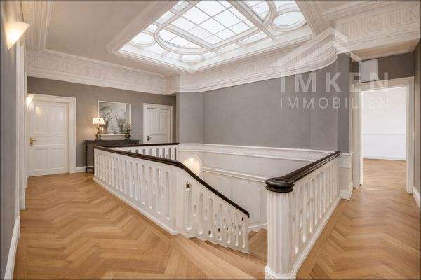 Treppenhaus OG - KI geneiert