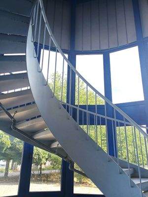 Aufgang zum Büroteil