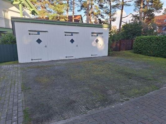 Stellplatz und Schuppen