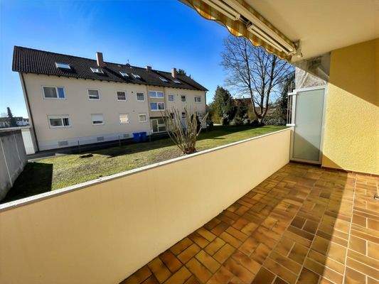 Balkon mit Blick auf den Garten