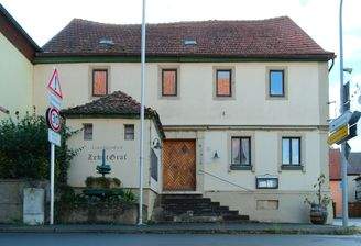 Ansicht von Westen Eingang Gaststube