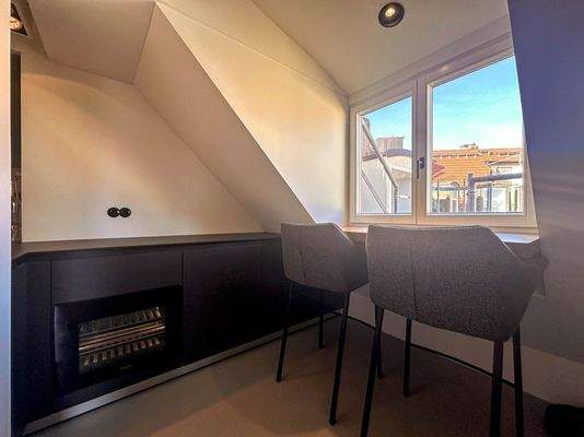 Essbereich mit Weinkühler