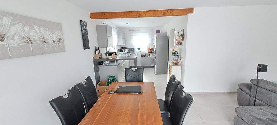 Essbereich mit Küche