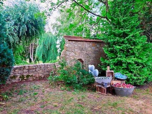 Festlich Außenbereich Suevit-Mauer.jpeg