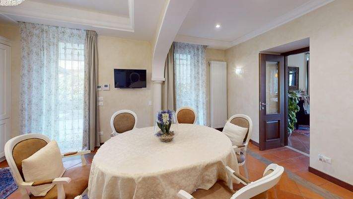 90-Via-Giovanni-Rambotti-Segantini-Dining-Room 2.j