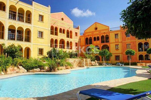 Properties with Mediterranean Flair in a Resort in Almeria