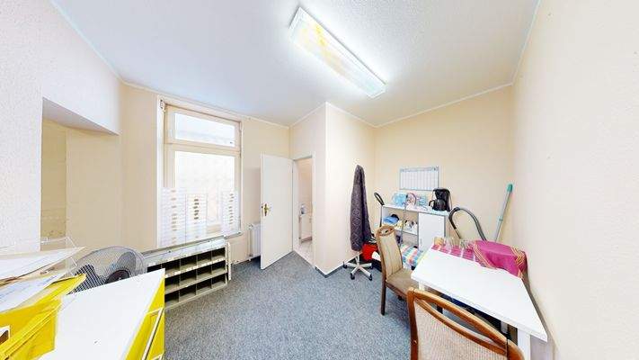 Erdgeschoss_Buero und WC