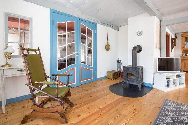 Gemütlichkeit und Wärme im Wohnzimmerbereich.