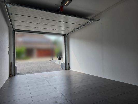 Direkter Zugang vom Haus in die Garage