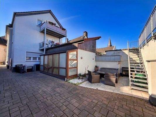 Rückseite mit Sitzecke