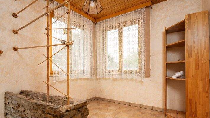 Ausgang zum Garten, Abgang in den Keller