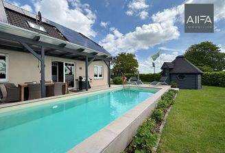 Garten mit Pool