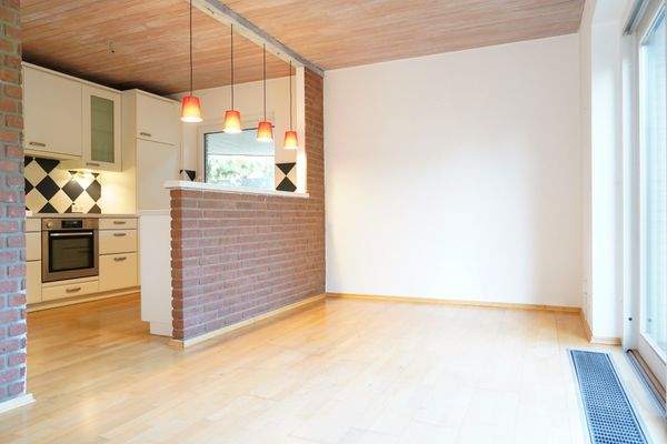 Essbereich mit Zugang Terrasse