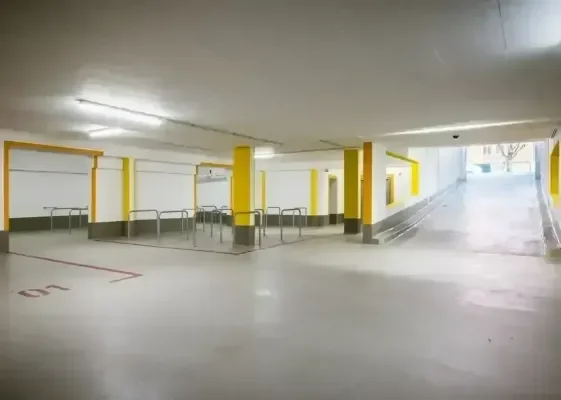 Tiefgarage, Fahrradpoller.webp