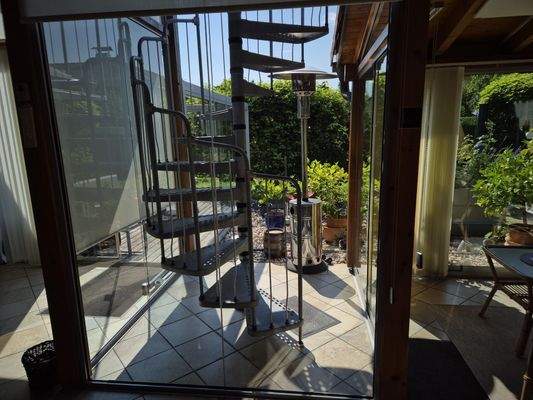 Außenaufgang ins OG