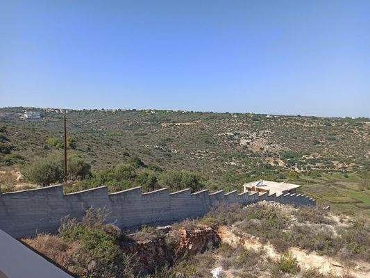 Kreta, Argoulides: Hügelgrundstück mit offenem Meerblick zu verkaufen