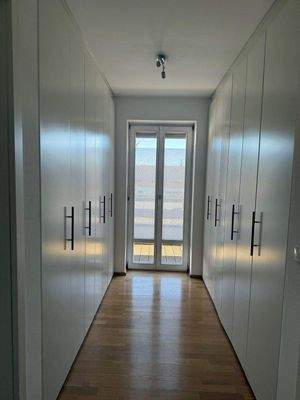Kleiderschrank 