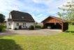 Außenansicht Wohnhaus mit Carport