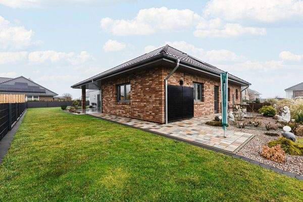 Seitenansicht Gartenbereich