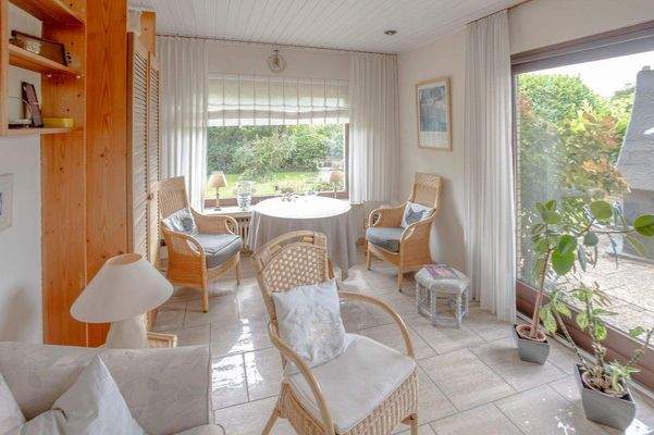 Wohnzimmer/Bibliothek