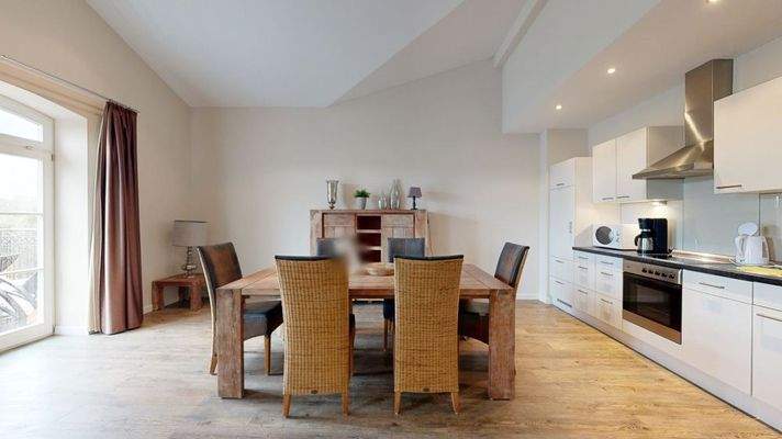 Essbereich mit Küche 