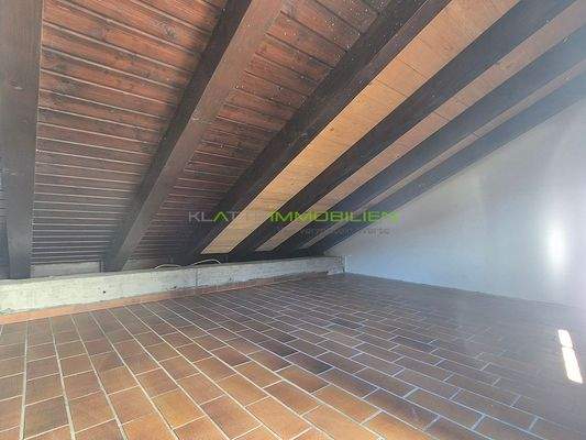 DG Balkon Süd 05 Abstellfläche überdacht