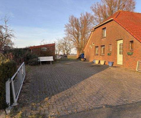 Auffahrt mit Hintereingang