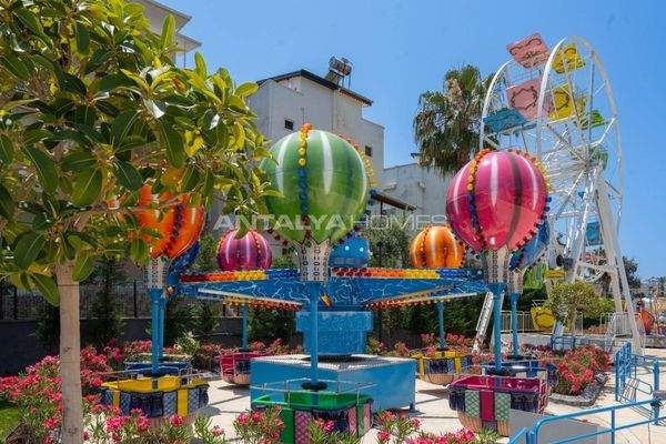 Flats in a Complex with Rich Social Facilities in Alanya