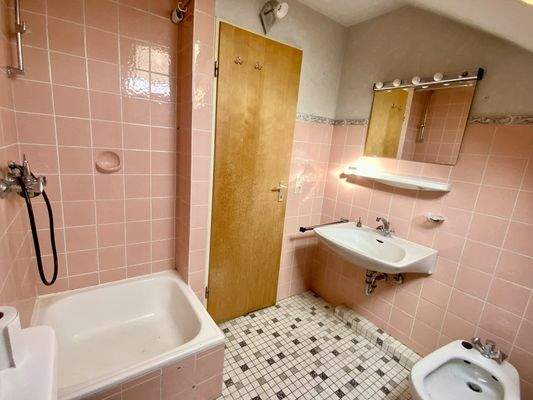 2. Badezimmer im Dachgeschoss