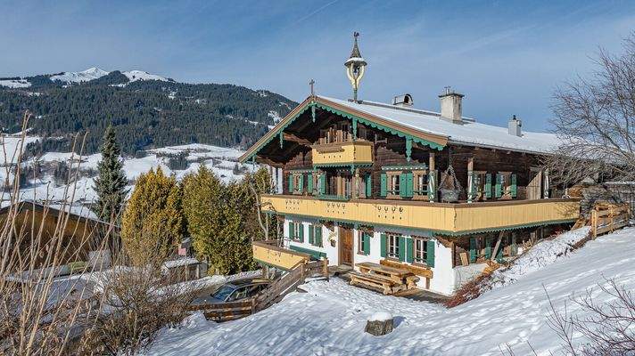 KITZIMMO-Exklusives Bauernhaus mit Freizeitwohnsitz kaufen - Immobilien Jochberg.