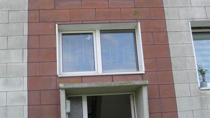 Hauseingang mit Treppenhaus (Beispiel)