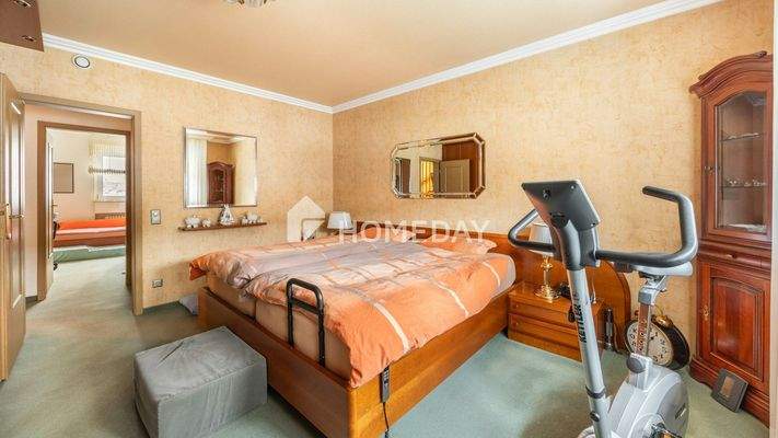 1. OG Elternschlafzimmer 1