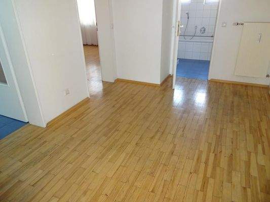 geräumiger, heller Flur