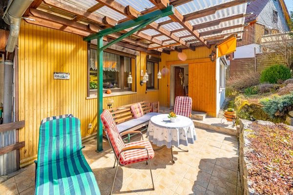 überdachte Terrasse