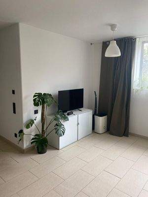 UG / Wohn-Schlafzimmer